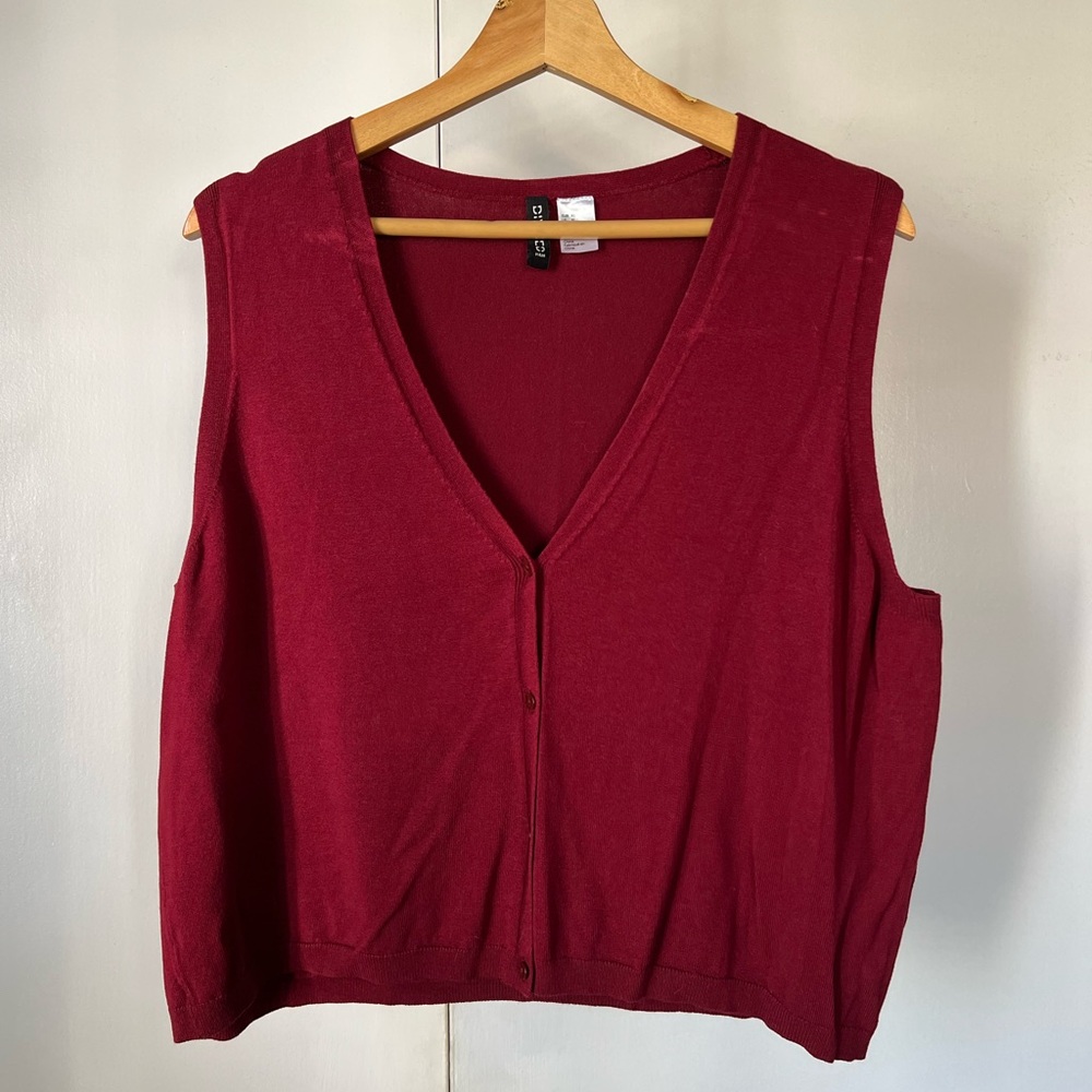 H&M Divided Women's Burgundy Cropped Vest